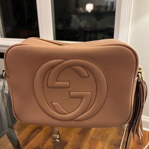 Tan Gucci Soho small leather disco bag